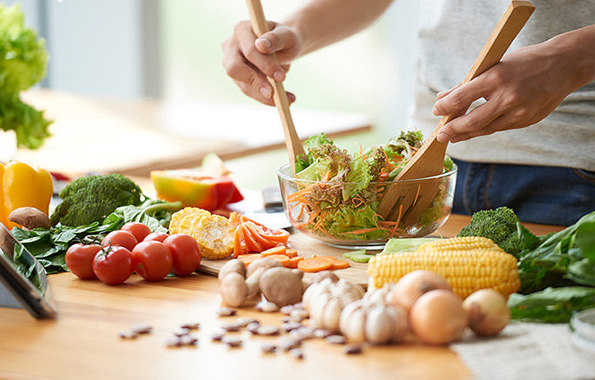 Chế độ Eat clean giúp bạn ăn nhiều rau xanh, trái cây