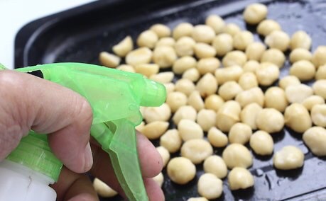 nướng hạt macca